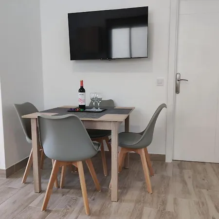 Casa Piramide 2. Terraza Wifi Y Parking Privado Дом отдыха